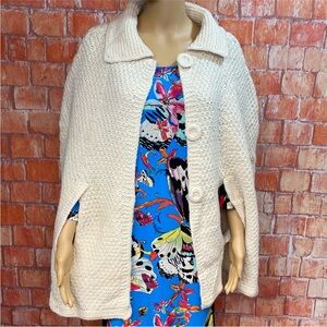 Handmade Vintage Cream‎ Sweater Knit Cape